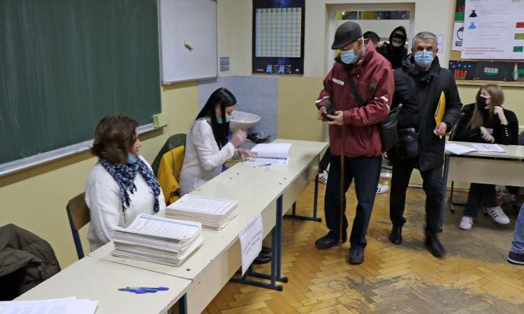 Prvi neslužbeni rezultati: HDZ BiH 6.310, Koalicija za Mostar 3.820 glasova